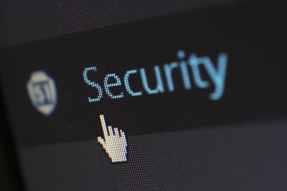 How to Spot Fake and Unsafe APK Download Sites (2026)